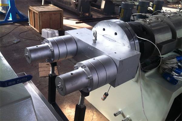 PVC雙管擠出生產(chǎn)線廠家直銷(xiāo)